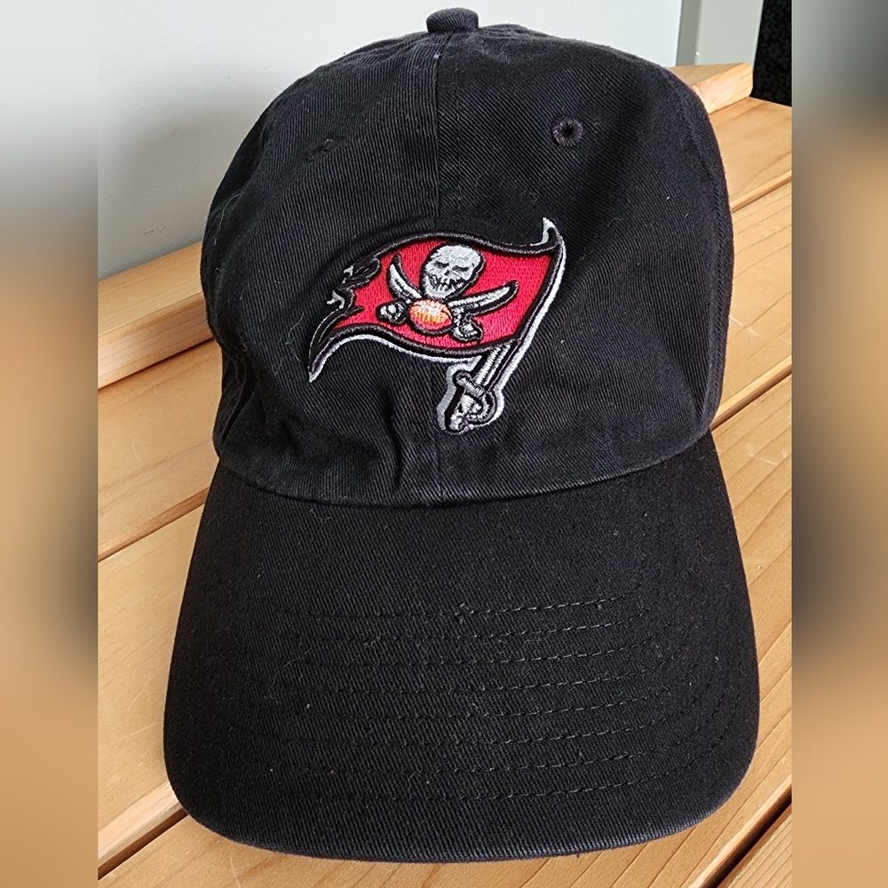 NFL '47 Tempa Buccaneers Black Cap with Embroidered Logo